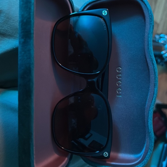 Gucci Tortoise Shell Sunglasses - Picture 6 of 9